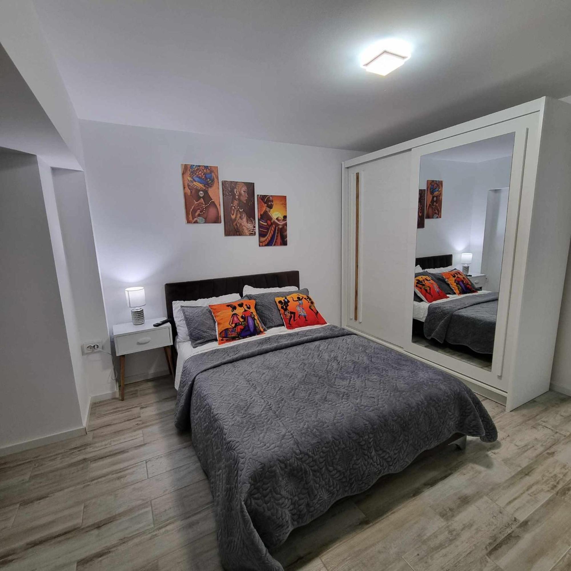Luxurious Apartment With 3 Rooms And 2 Bathrooms In Corabia מראה חיצוני תמונה